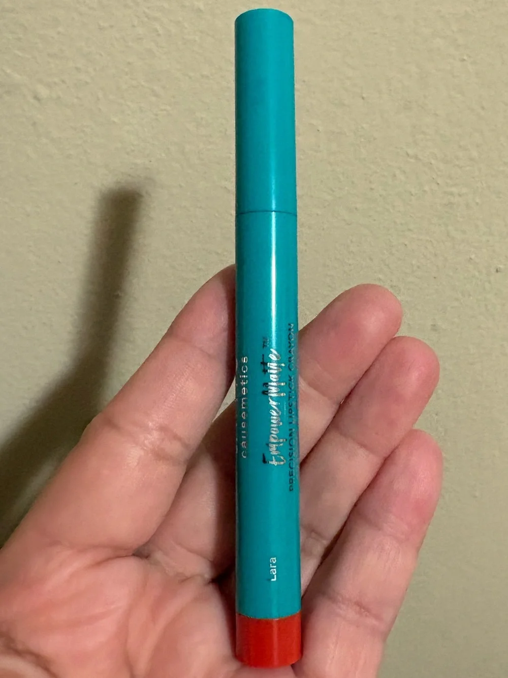 Thrive Causemetics Lip Crayon Lara Brand New The tip of the lipstick is damaged.